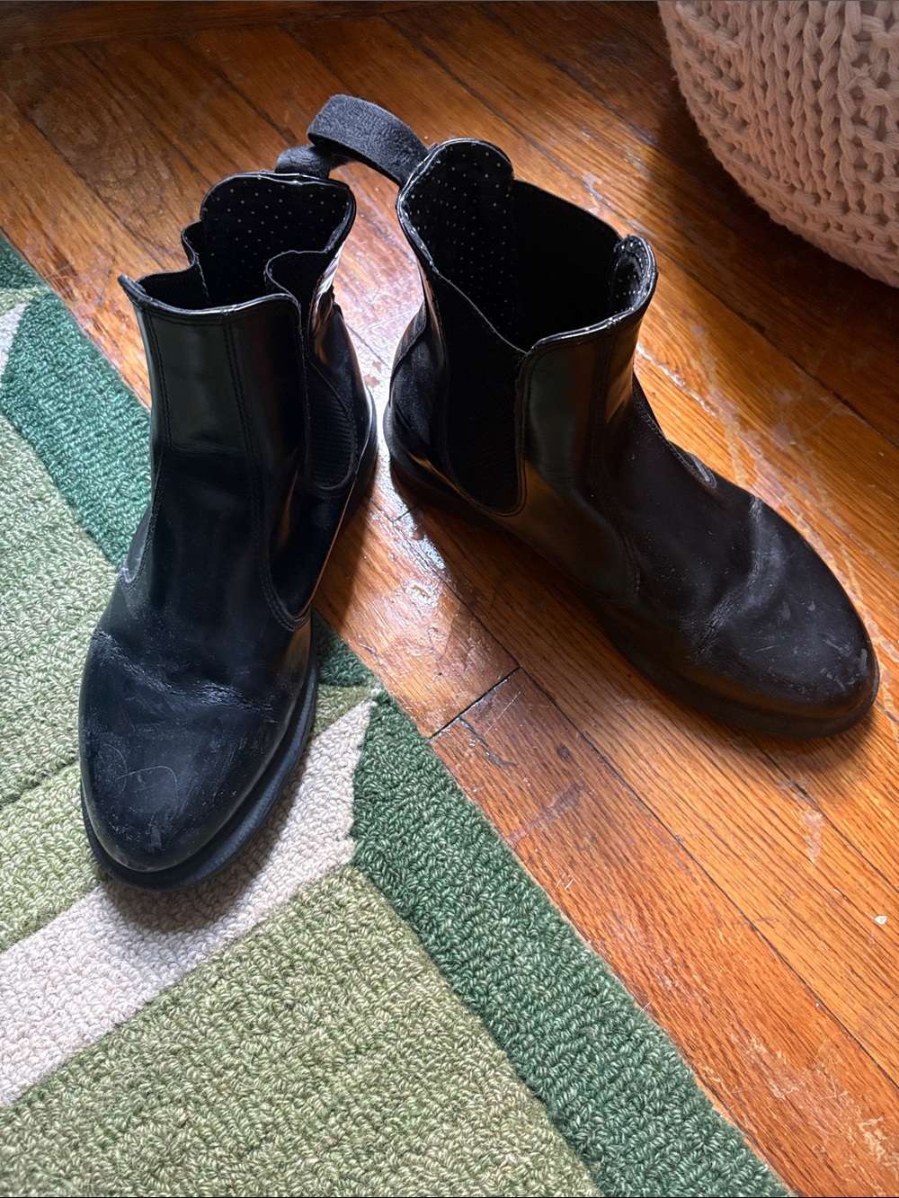 Dr. Martens Chelsea boots in size 9